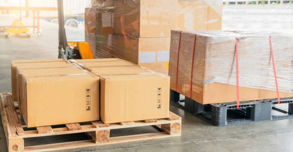 Paletes ismatavimai – populiariausi padėklų tipai transporte